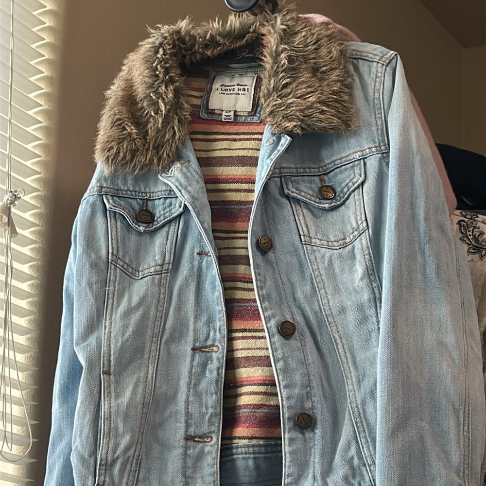 Jean jacket with fur